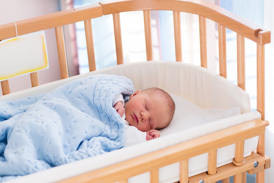   تخت خواب نوزاد چگونه باید باشد؟  